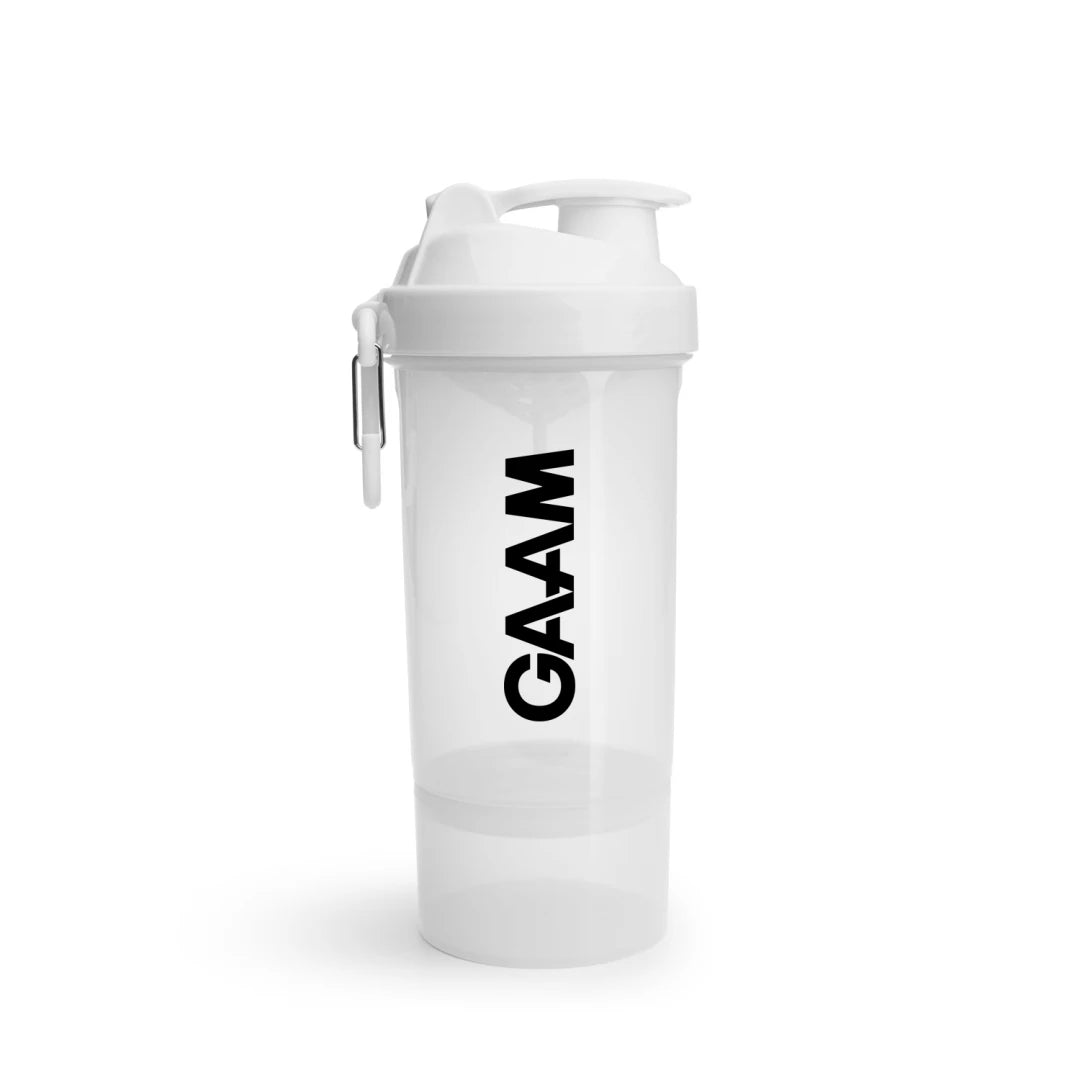 GAAM Smartshake 2Go 800 ml i vit, rymlig shaker i BPA-fri hårdplast med extra förvaringsfack och karbinhake.