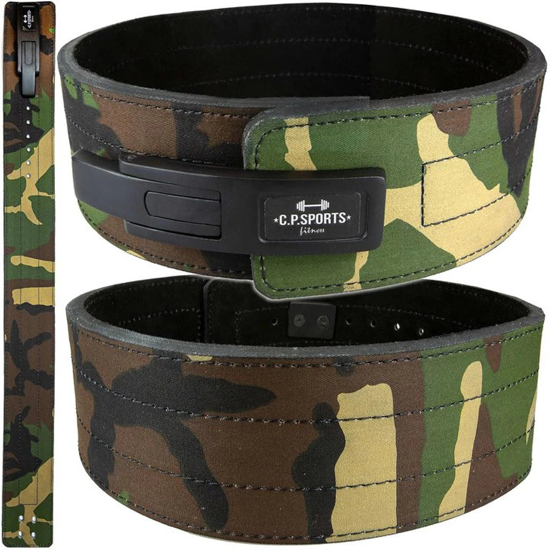 C.P. Sports Powerlifting Lever Belt Camo med snabbspänne, ett kraftigt lyftarbälte i kamouflagemönster för styrkelyft.