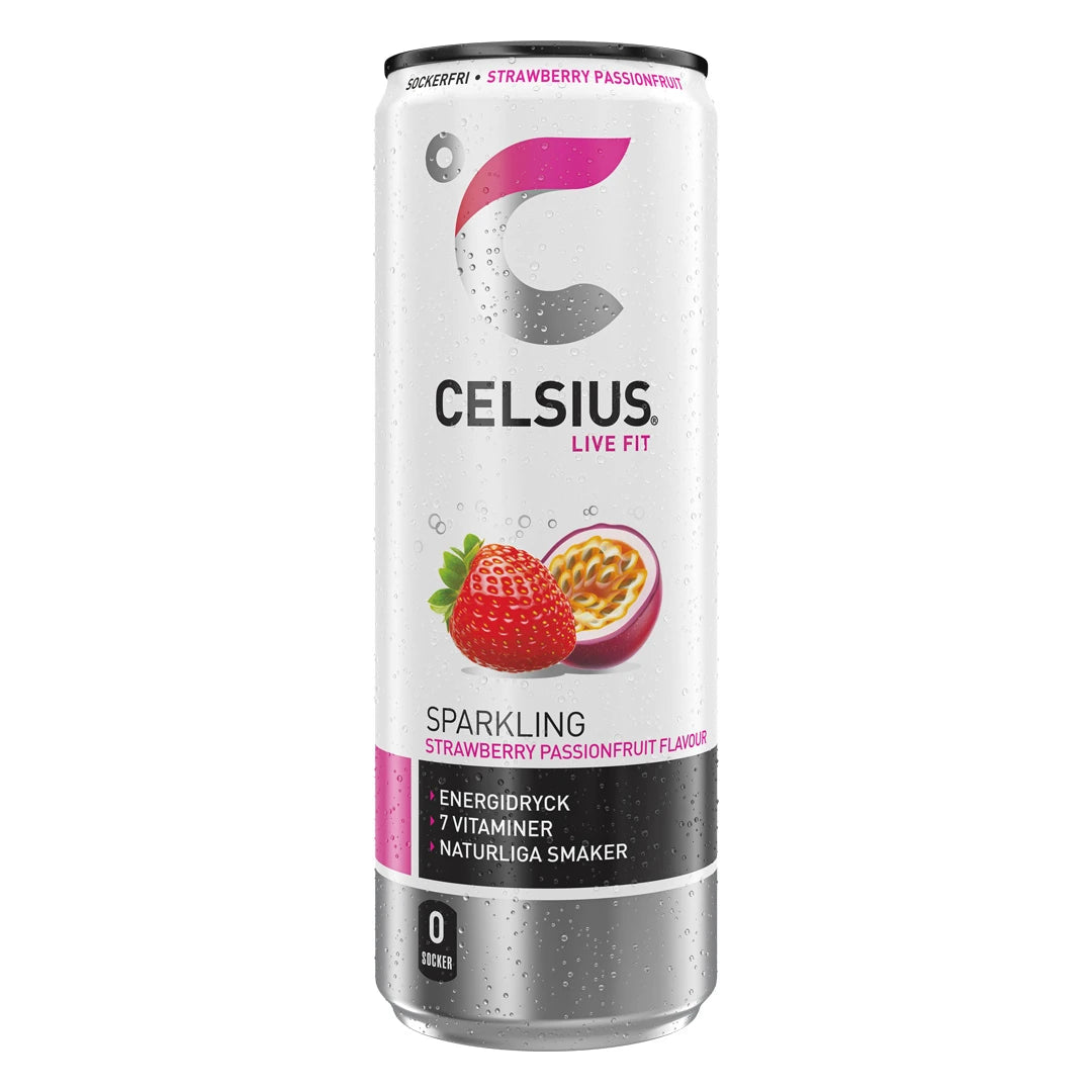 Celsius 355 ml i en vit och silvrig burk med rosa detaljer och motiv av jordgubbe och passionsfrukt för smaken Strawberry Passionfruit.