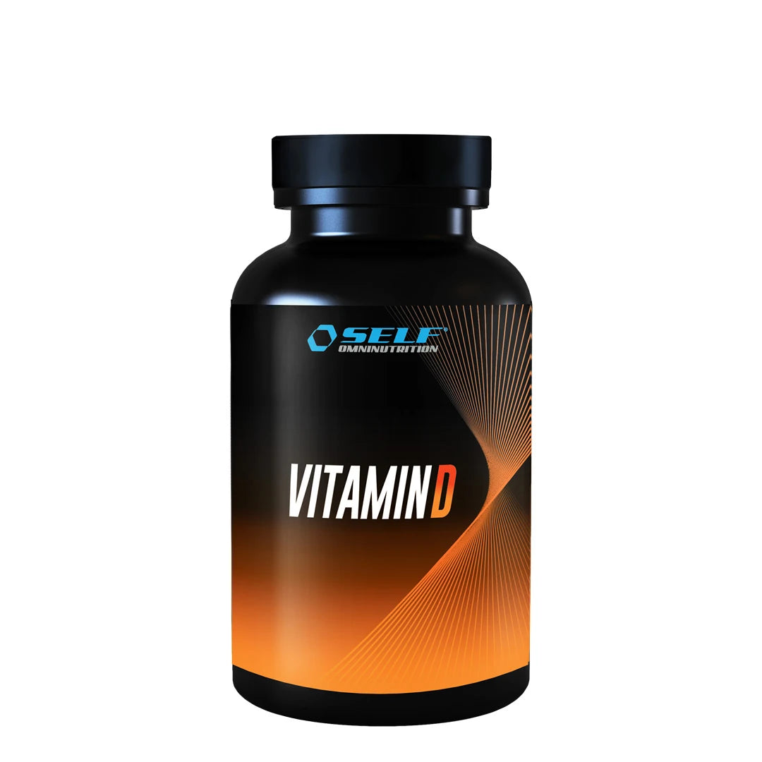Self Omninutrition Vitamin D 100 caps i en svart plastburk med orange detaljer.