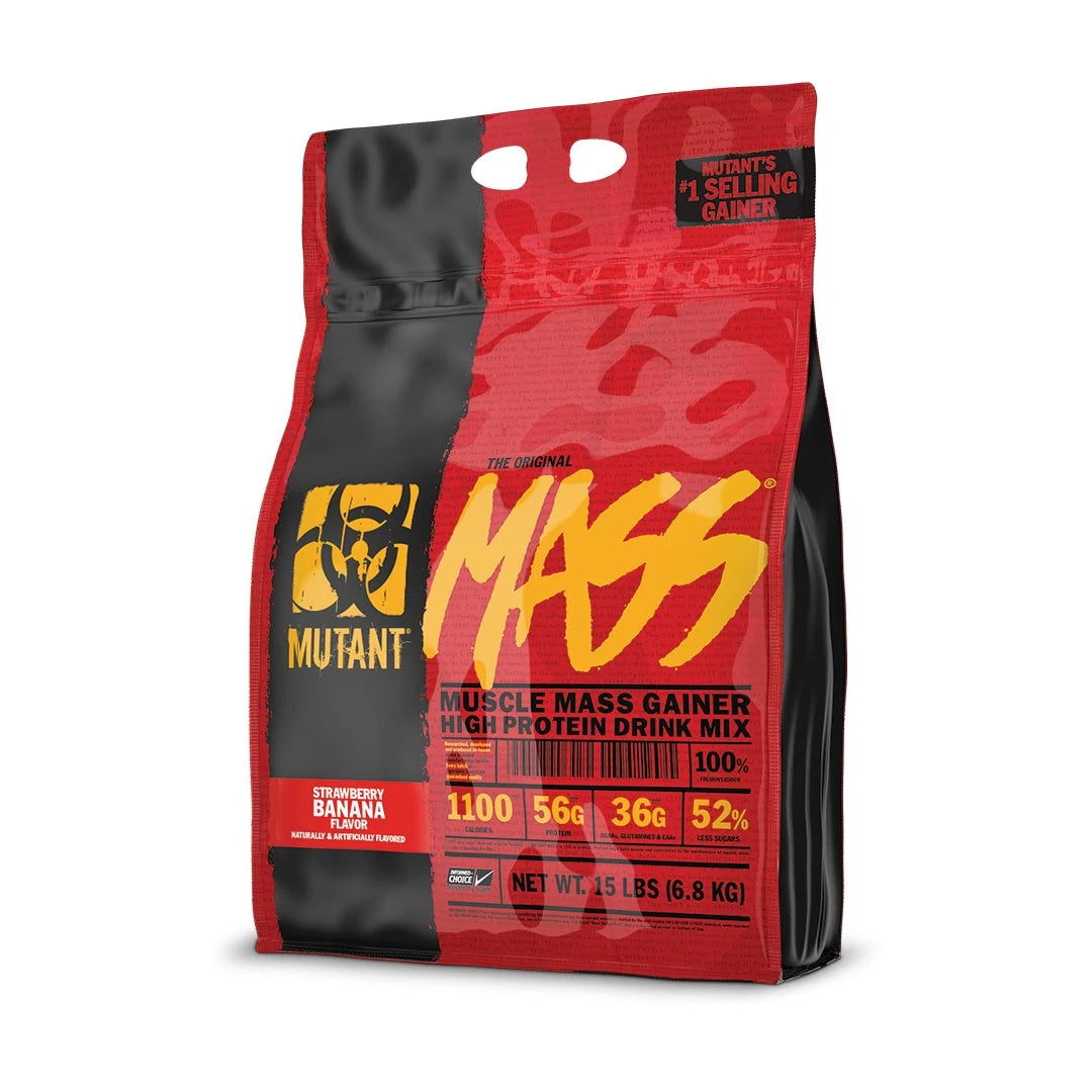 Mutant Mass 6.8 kg gainer i en röd och svart påse med gula detaljer för smaken Strawberry Banana.