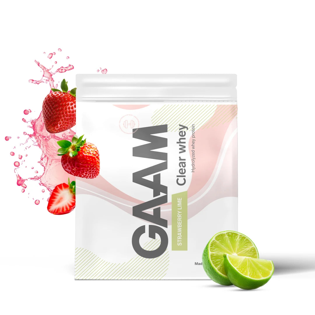 GAAM Clear Whey 400 g proteinpulver i en vit påse för smaken Strawberry Lime, dekorerad med jordgubbar och lime.