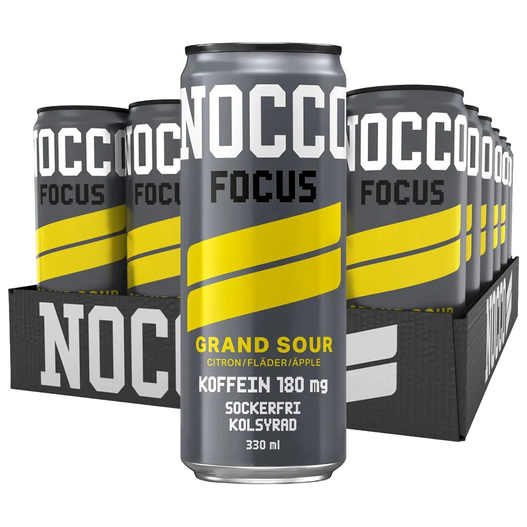 24 x NOCCO FOCUS 330 ml Grand Sour i ett svart flak med gråa energidrycksburkar och gula detaljer.