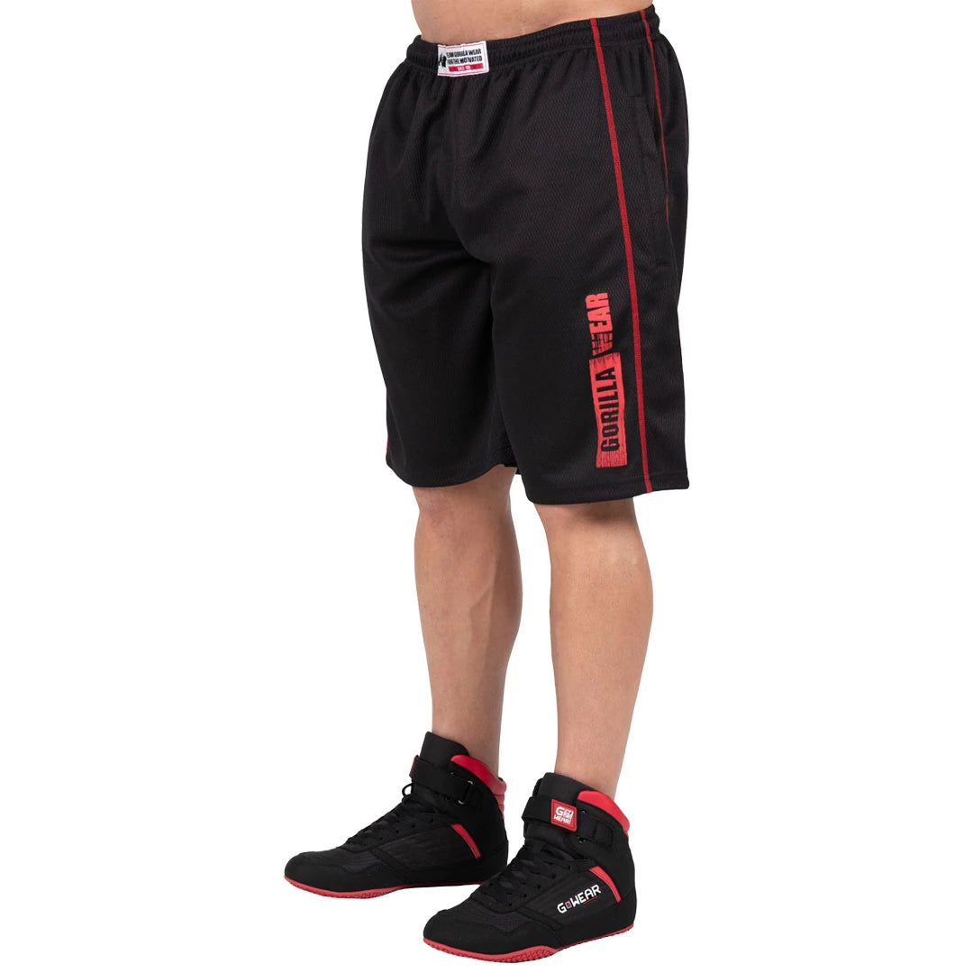 Gorilla Wear Wallace Mesh Shorts Black/Red är svarta träningsshorts i mesh med röda sidoränder och stor logotyp., bild 4 av 4