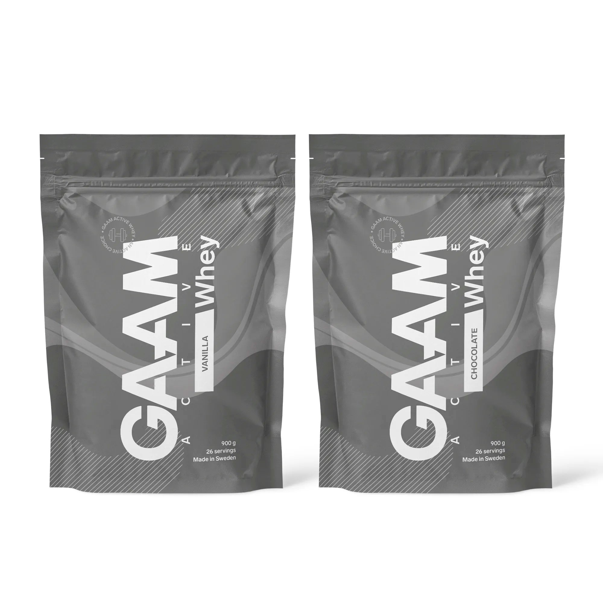 2 x GAAM Active Whey Proteinpulver 900 g i två gråa påsar med vit text för smakerna Vanilla och Chocolate.