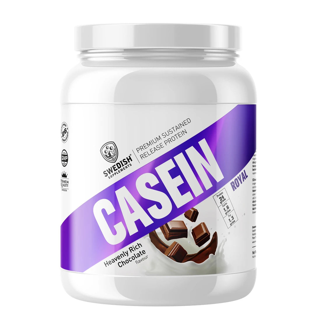 Swedish Supplements Slow Casein 900 g kaseinprotein i en vit burk med lila detaljer för smaken Heavenly Rich Chocolate.