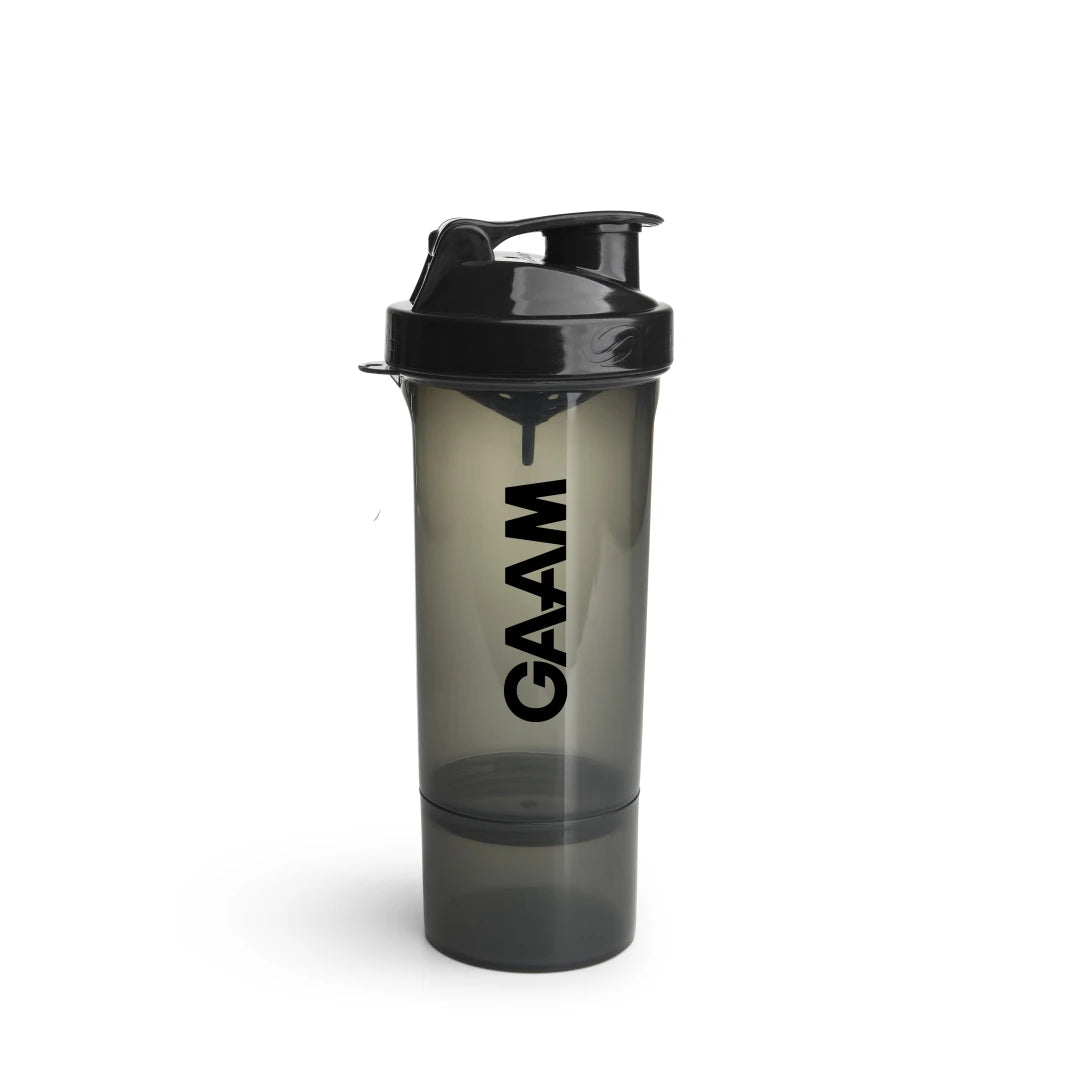 GAAM Smartshake Slim 500 ml, en transparent svart shaker i plast med svart lock och extra fack i botten.