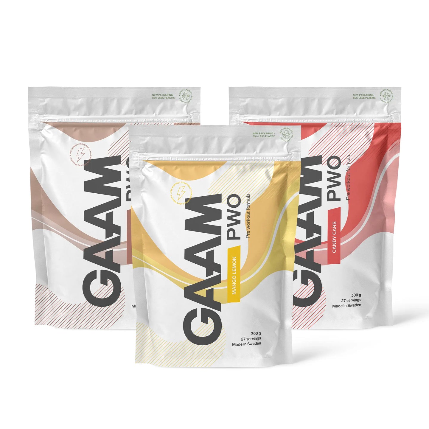 3 x GAAM PWO 300 g prestationshöjare i tre vita påsar med bruna, gula och röda detaljer för olika smaker.
