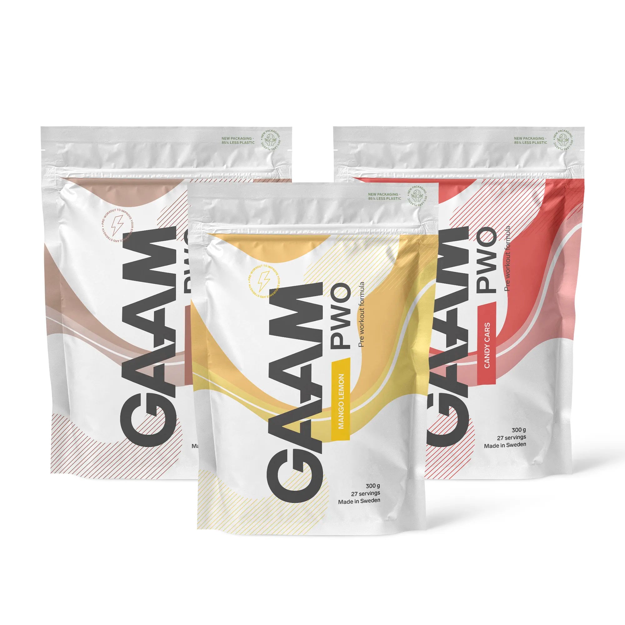 3 x GAAM PWO 300 g prestationshöjare i tre vita påsar med bruna, gula och röda detaljer för olika smaker.
