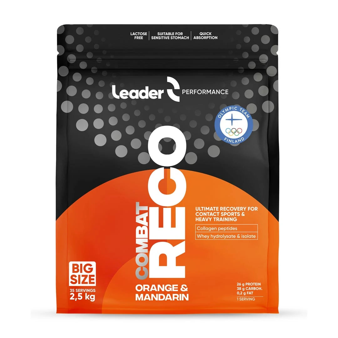 Svart och orange påse med Leader Performance Combat Reco 2.5 kg, återhämtningsdryck i pulverform med smaken Orange & Mandarin.