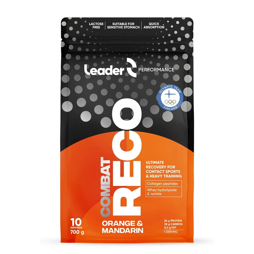 Leader Performance Combat Reco 700 g återhämtningspulver i en svart och orange påse med smaken Orange & Mandarin.