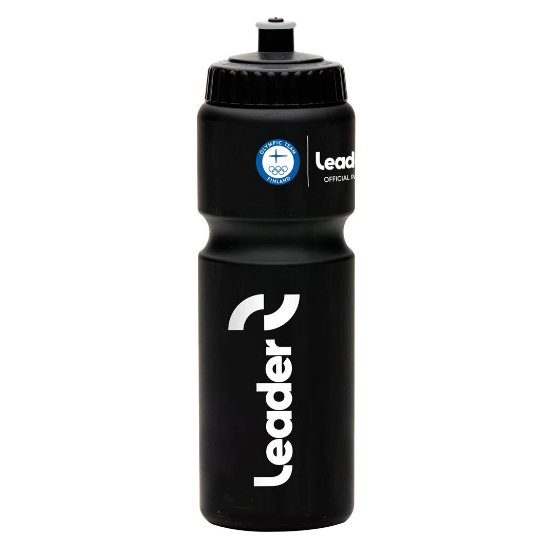 Leader Olympic Team Drinking Bottle 750 ml är en svart sportflaska med klassisk design, utformad för cykelhållare.
