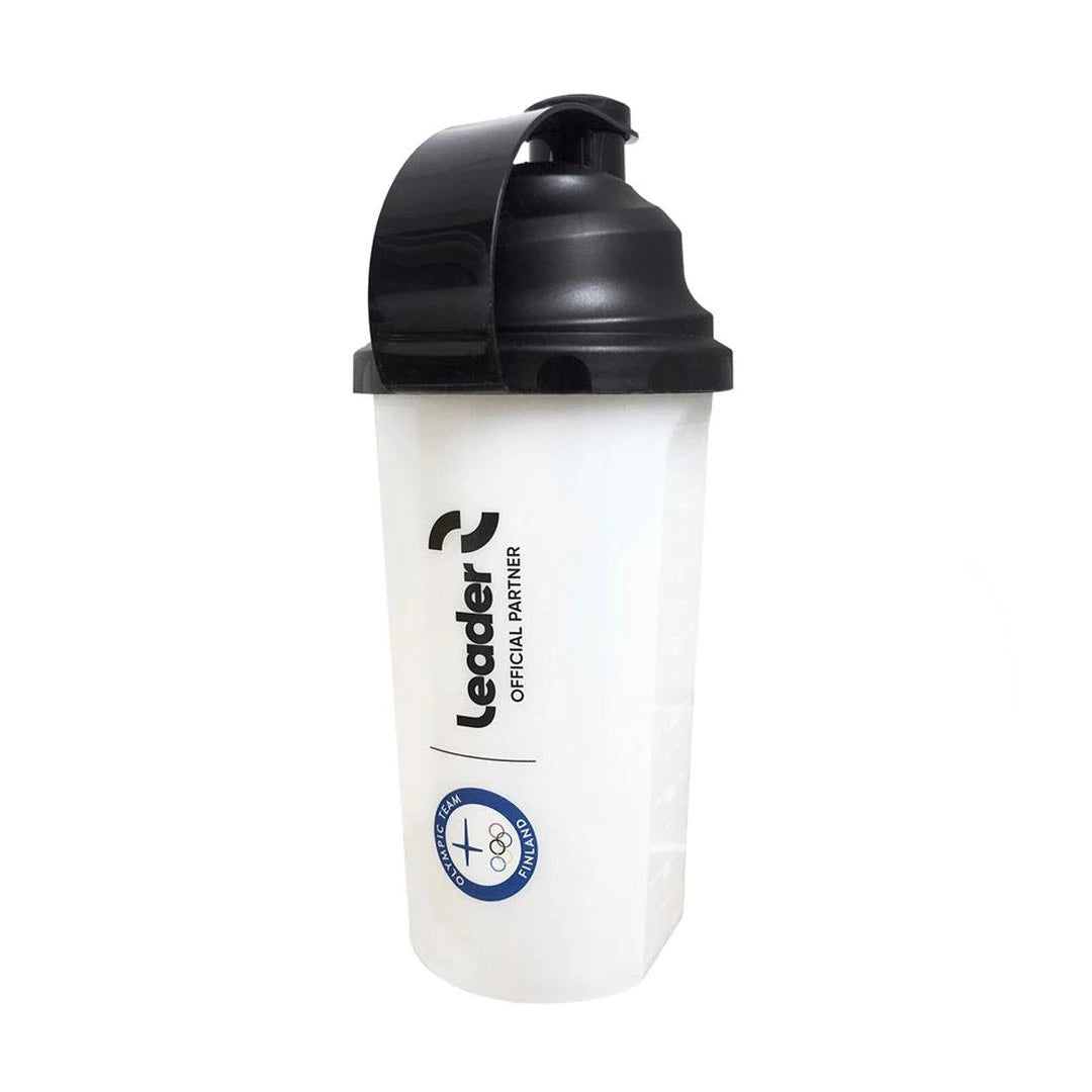 Leader Mixmaster Shaker 750 ml är en genomskinlig och funktionell vattenflaska med svart lock och svarta detaljer.