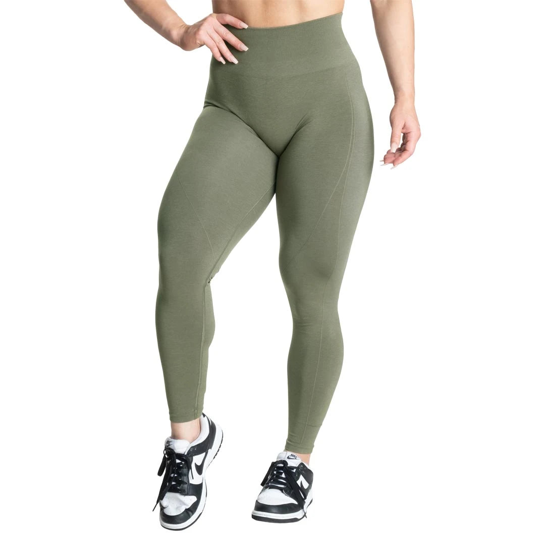 Better Bodies Scrunch Leggings Washed Green, sömlösa gröna träningstights med tight passform och hög midja., bild 2 av 3