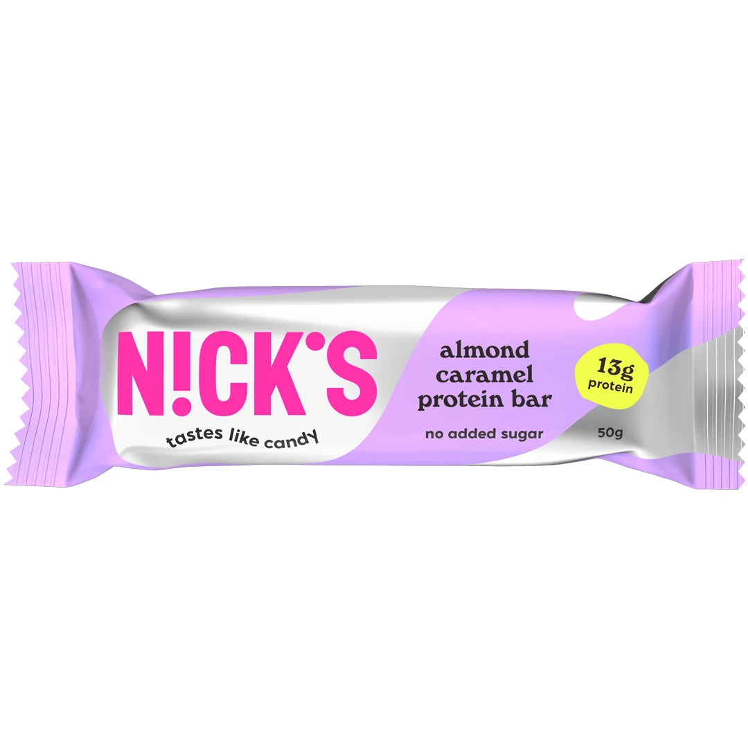NICKS Soft bar 50 g proteinbar i en vit och ljuslila förpackning för smaken Almond Caramel., bild 6 av 6