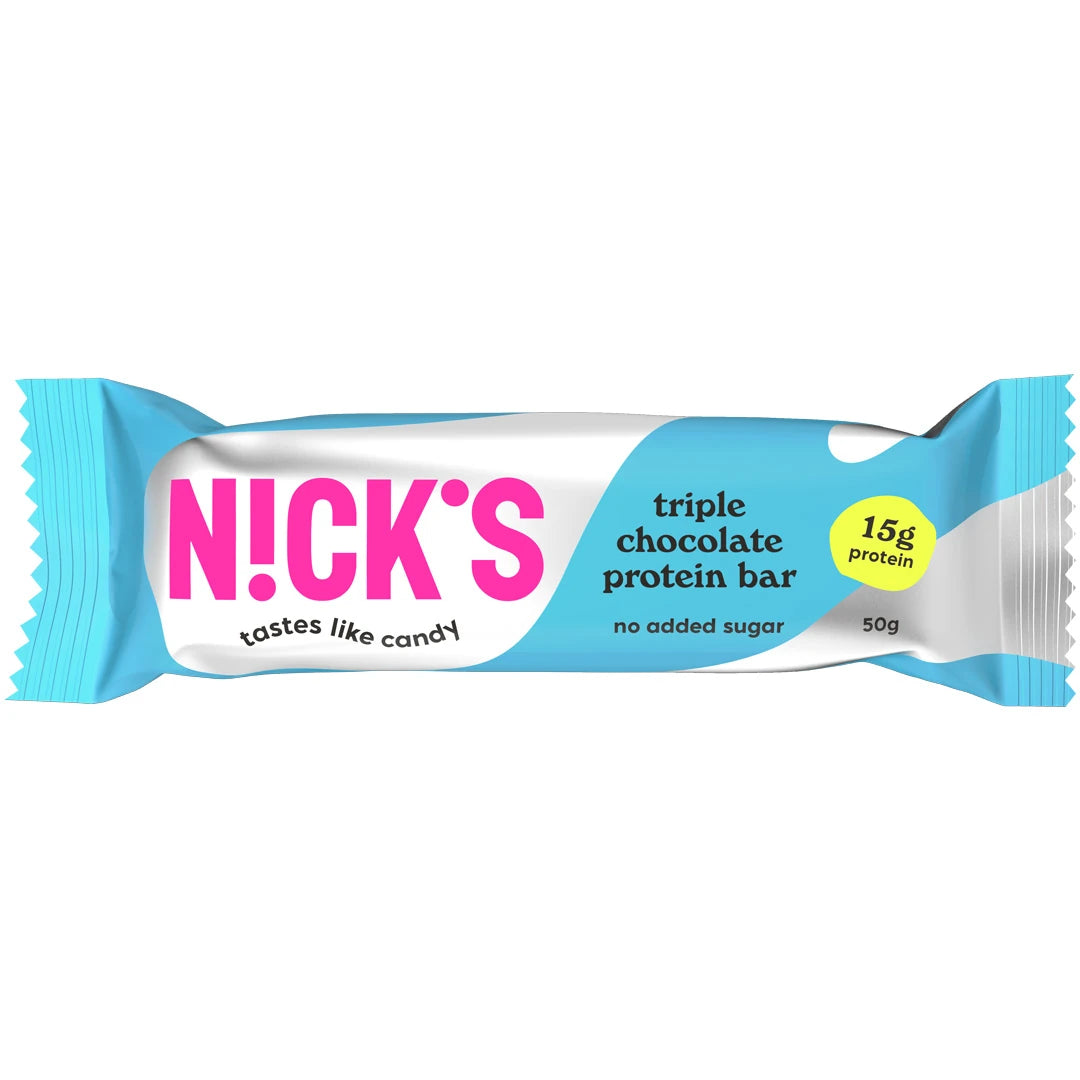 NICKS Soft bar 50 g proteinbar i en vit och ljusblå förpackning med smaken Triple Chocolate.