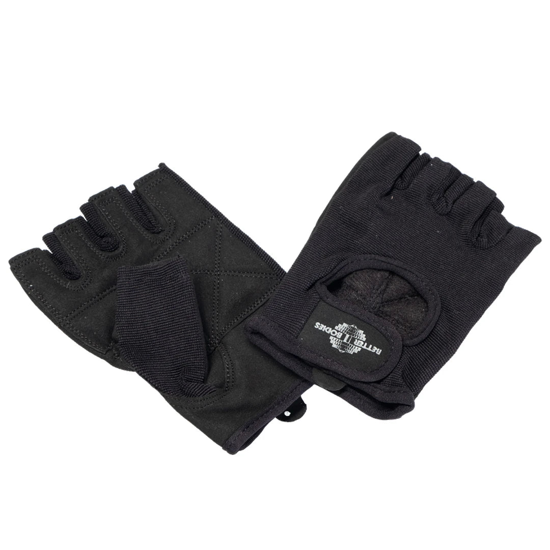 Ett par svarta Better Bodies Basic Gym Gloves träningshandskar i halvfingerdesign med mesh och kardborreband.