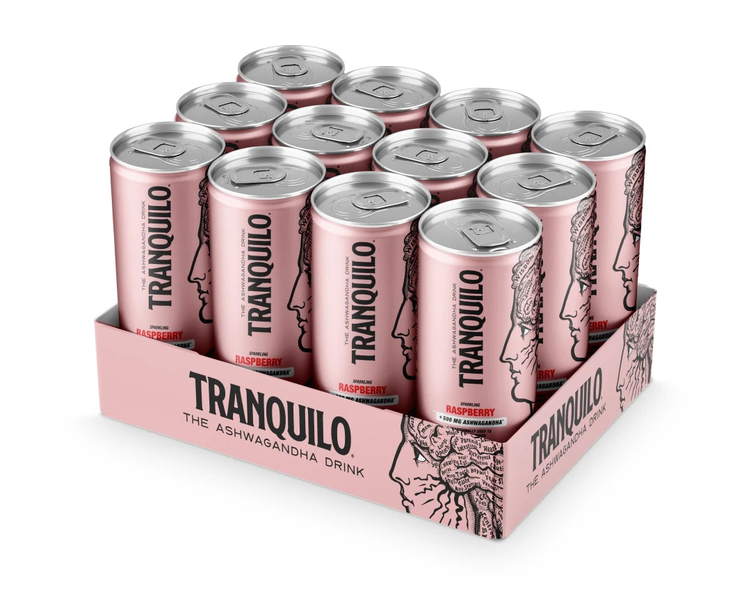 12 x Tranquilo 330 ml funktionsdryck med smak av hallon, förpackad i ljusrosa burkar och flak med svarta detaljer.