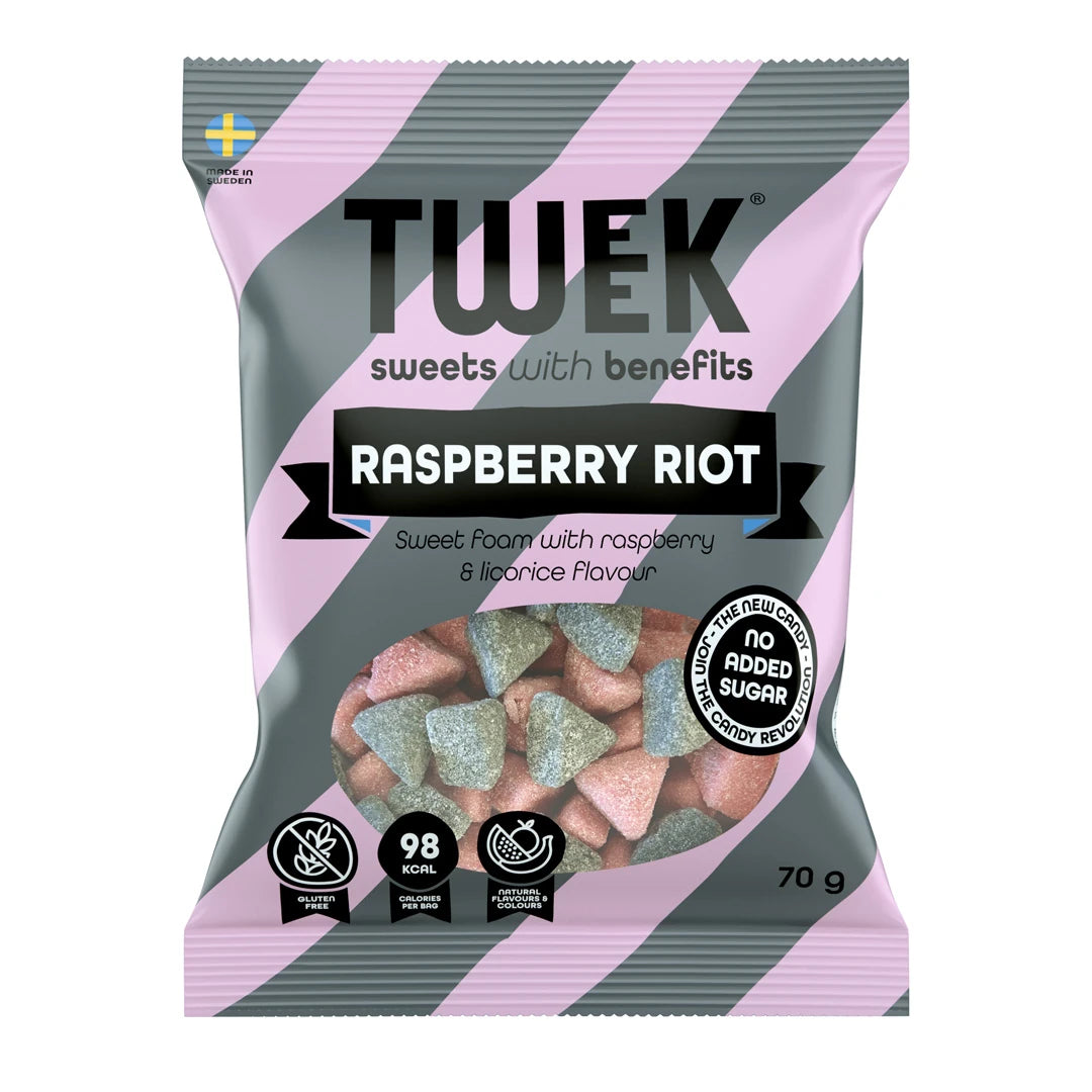 Tweek Sweets 70 g skumgodis i en rosa och grå randig påse för smaken Raspberry Riot.