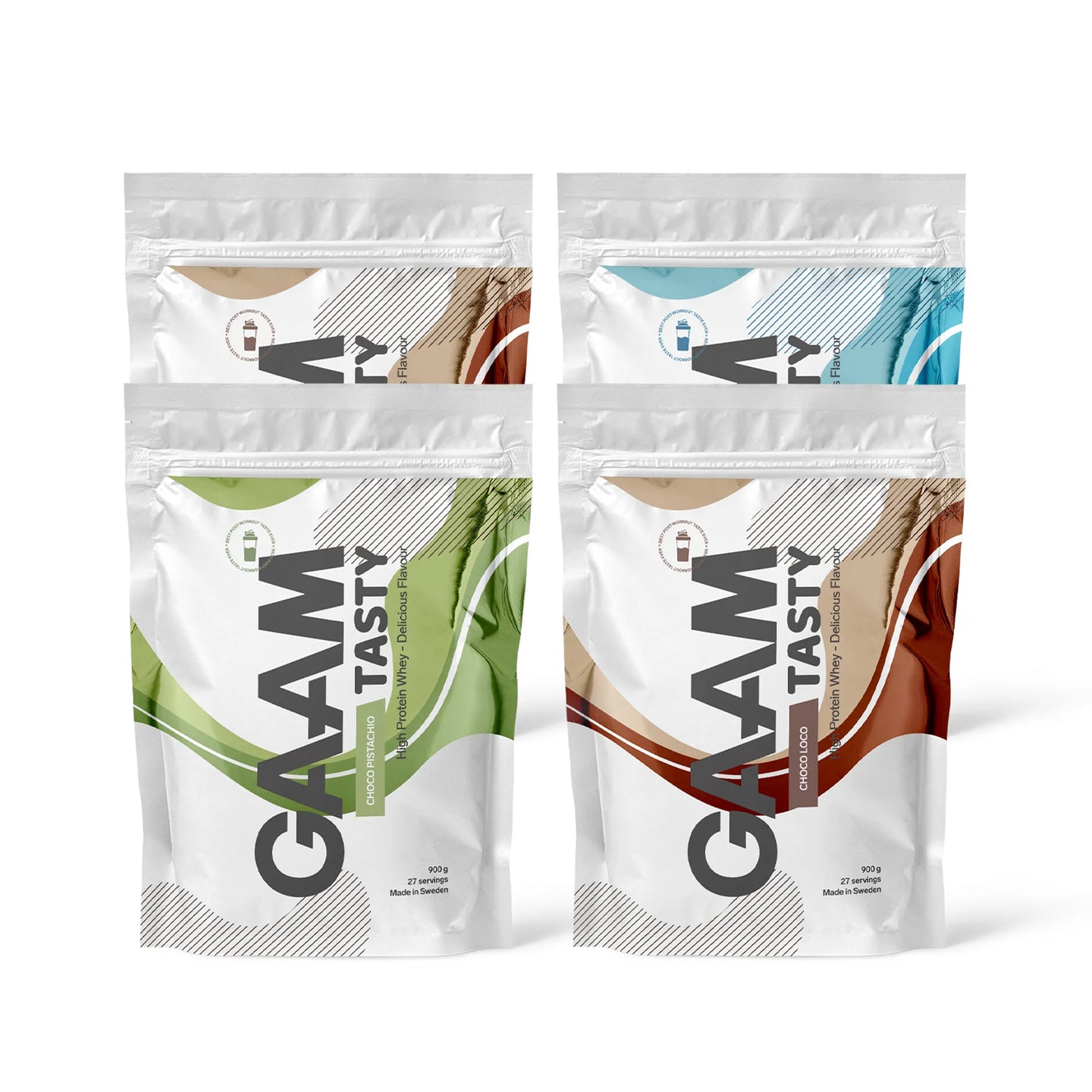 4 x GAAM Tasty Whey Proteinpulver 900 g i fyra vita påsar med färgglada vågmönster för olika smaker.