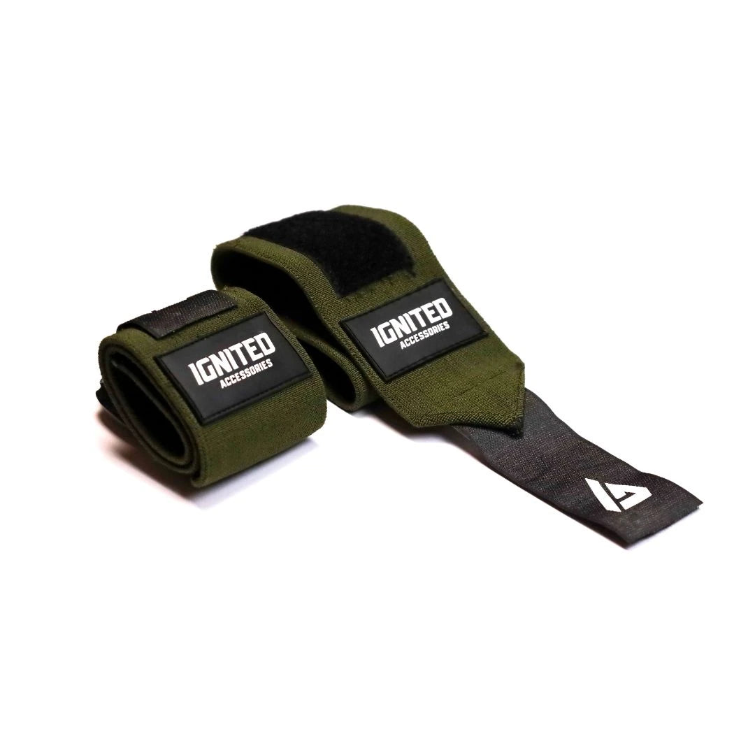 Ignited Pro Wrist Wraps Military Green 18", två militärgröna handledslindor med svarta detaljer och kardborreband.