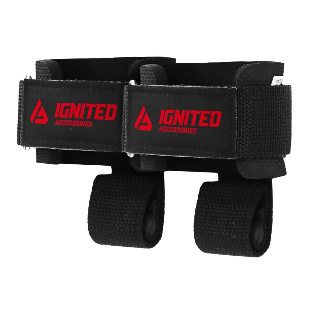 Ett par svarta Ignited Supported Lifting Straps With Dowel Black dragremmar med röda detaljer och justerbara spännen.