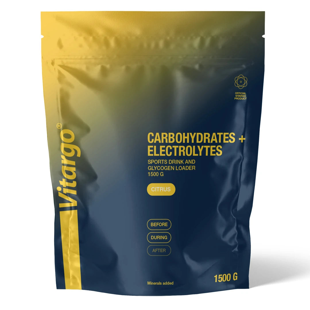Vitargo Carb + Electrolytes 1.5 kg kolhydratspulver i en mörkblå och gul påse med smaken Citrus.