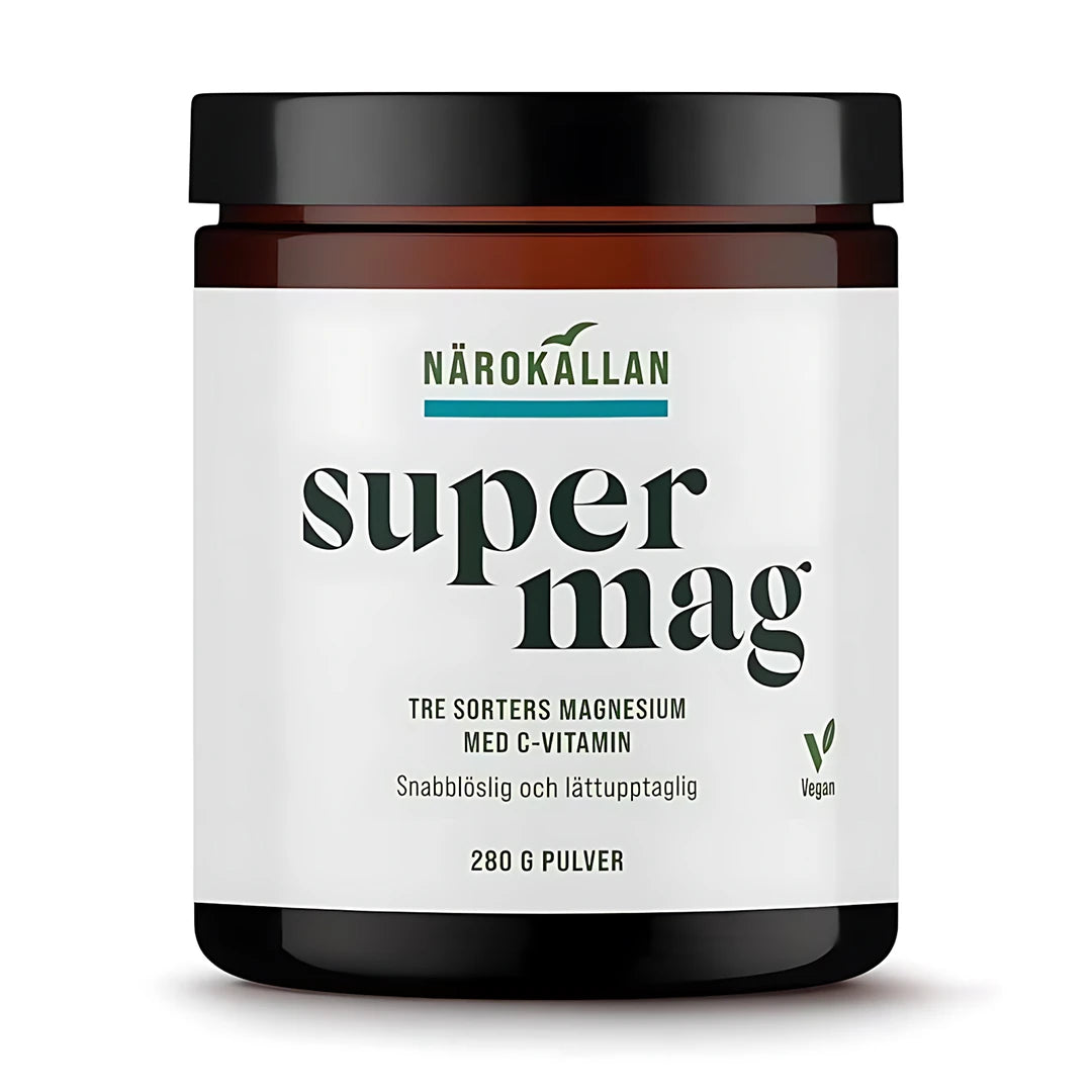 Närokällan Super Mag Pulver 280 g veganvänligt magnesium i en mörkbrun burk med vit etikett och svart lock.