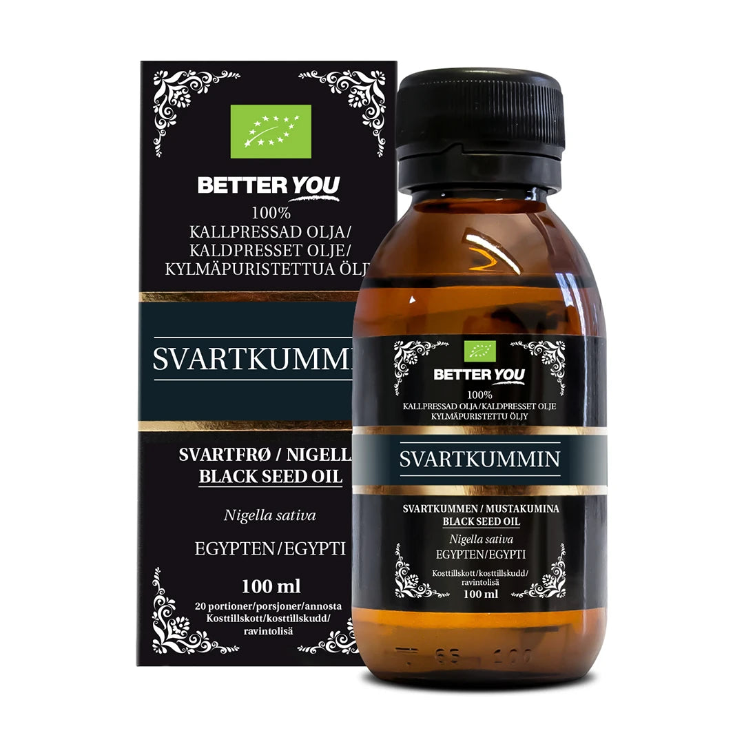 Better You Svartkumminolja EKO Kallpressad 100 ml i en mörk glasflaska bredvid sin tillhörande svarta förpackning.