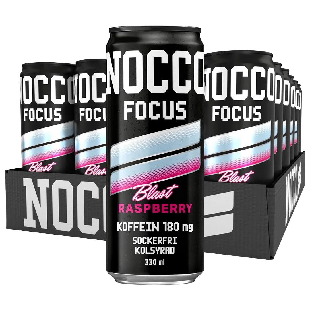24 x NOCCO FOCUS 3 330 ml Raspberry Blast i ett svart flak med svarta burkar med ljusblå och rosa detaljer.