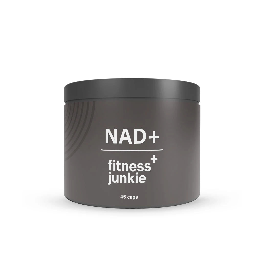 fitnessjunkie NAD+ 45 caps i en stilren mörkgrå burk med svart lock och vit text.
