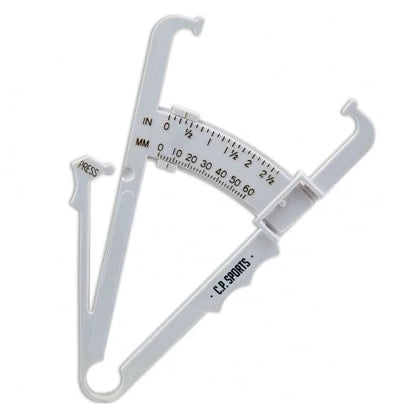 C.P. Sports Fat Caliper Fettmätare i vit plast med tydlig mätskala för enkel mätning av kroppsfett.