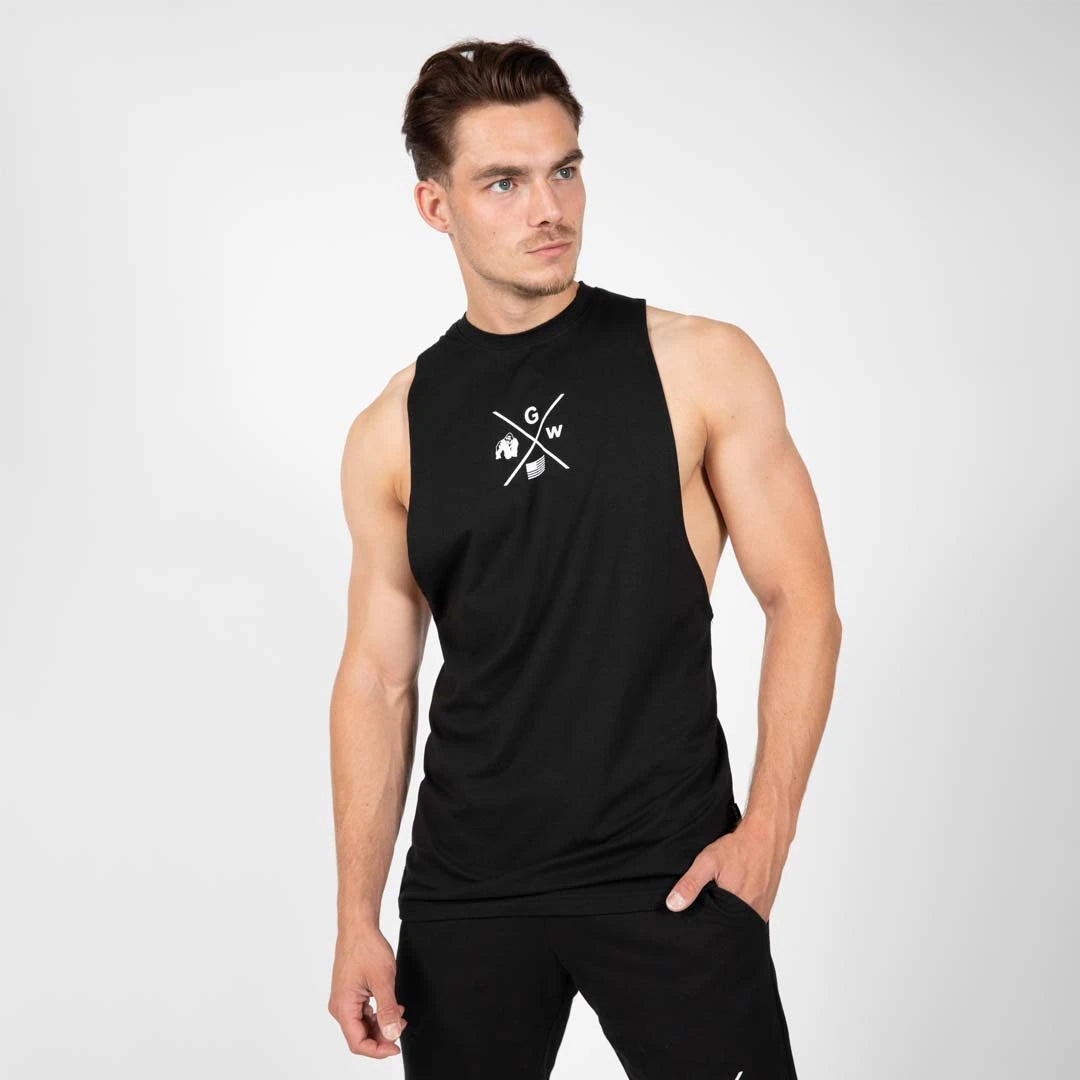 Gorilla Wear Cisco Drop Armhole Tank Top Black, ett svart träningslinne i bomullsmix med djupa ärmhål och vit logga., bild 6 av 6