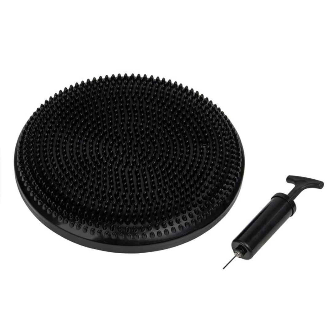 Svart Virtufit Balance Cushion med piggar, komplett med pump för balans och stabiliseringsträning.