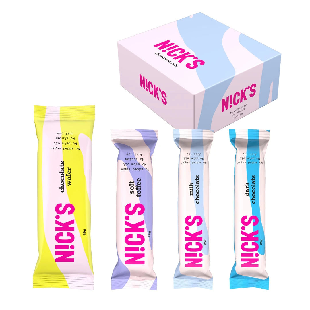 12 x Nicks Chocolate Mix Box, en färgglad blandning av chokladbars utan tillsatt socker tillsammans med produktens låda.