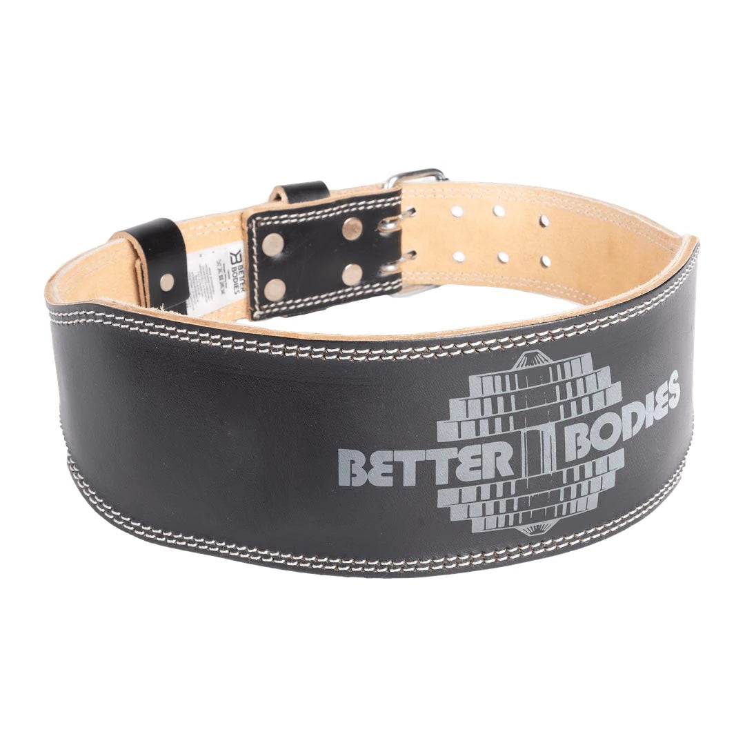 Better Bodies Weight Lifting Belt black, ett svart träningsbälte i läder med vita sömmar och stor logga.