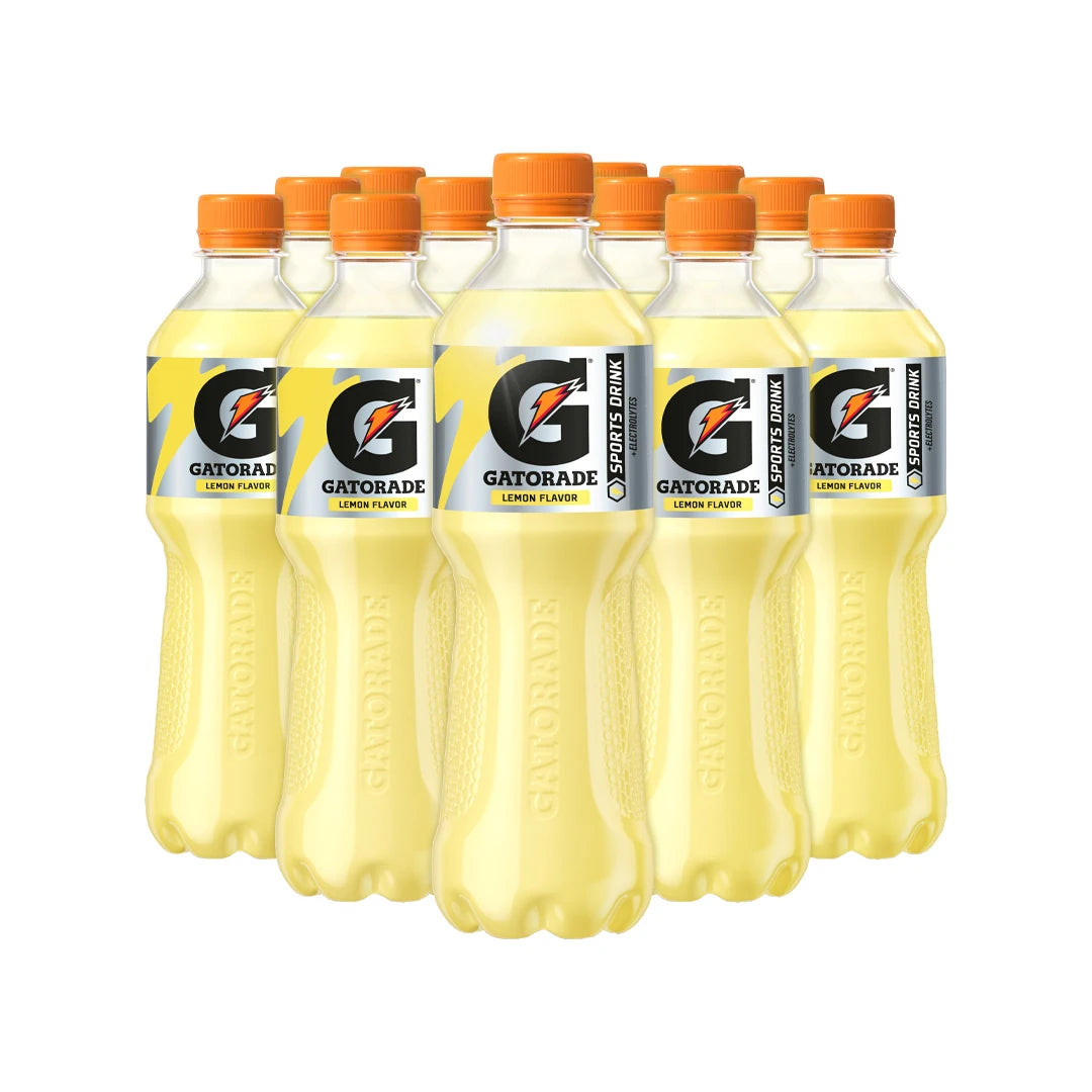 12 x Gatorade 500 ml Lemon i transparenta plastflaskor med gul sportdryck, orange kork och svart text.