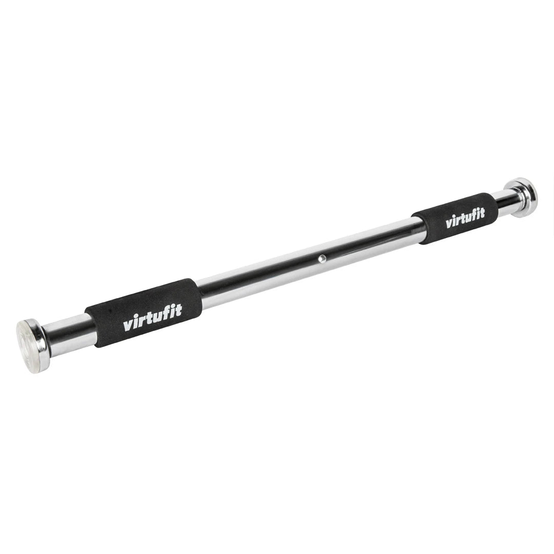 Virtufit Pull Up Bar i kromad stål med svarta vadderade handtag för smidig hemmaträning.