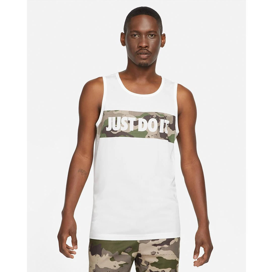 Nike Dri-FIT Tank Top White, ett vitt träningslinne med en stor Just Do It-logotyp och camo-detaljer på bröstet., bild 2 av 2