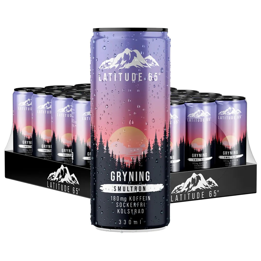 24 x Latitude 65 330 ml Gryning - Smultron i ett svart flak med lila burkar dekorerade med en soluppgång över granskog.