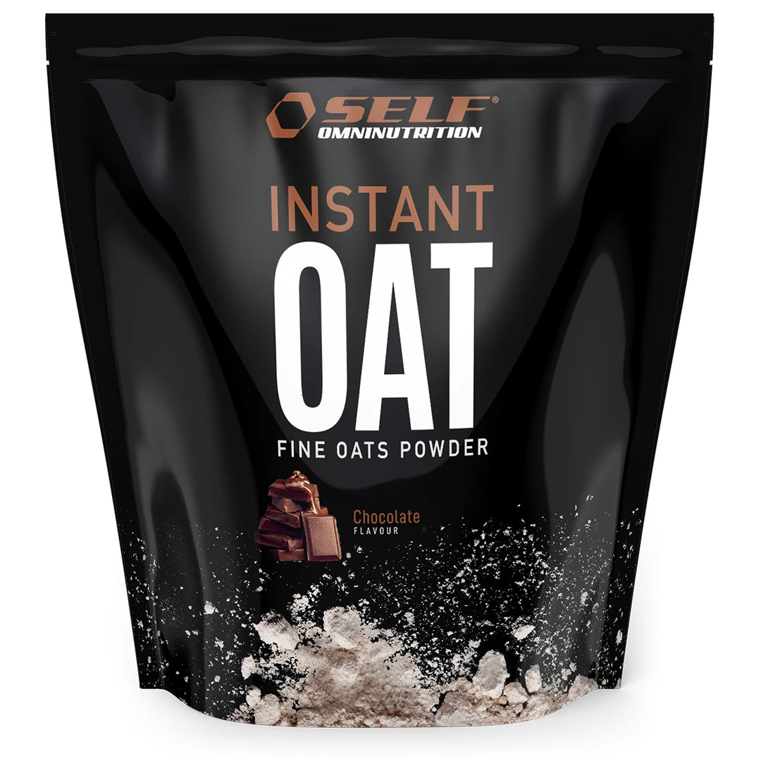Self Omninutrition Instant Oat 1 kg finmalet havremjöl i en svart påse med illustration av chokladbitar för smaken Chocolate.