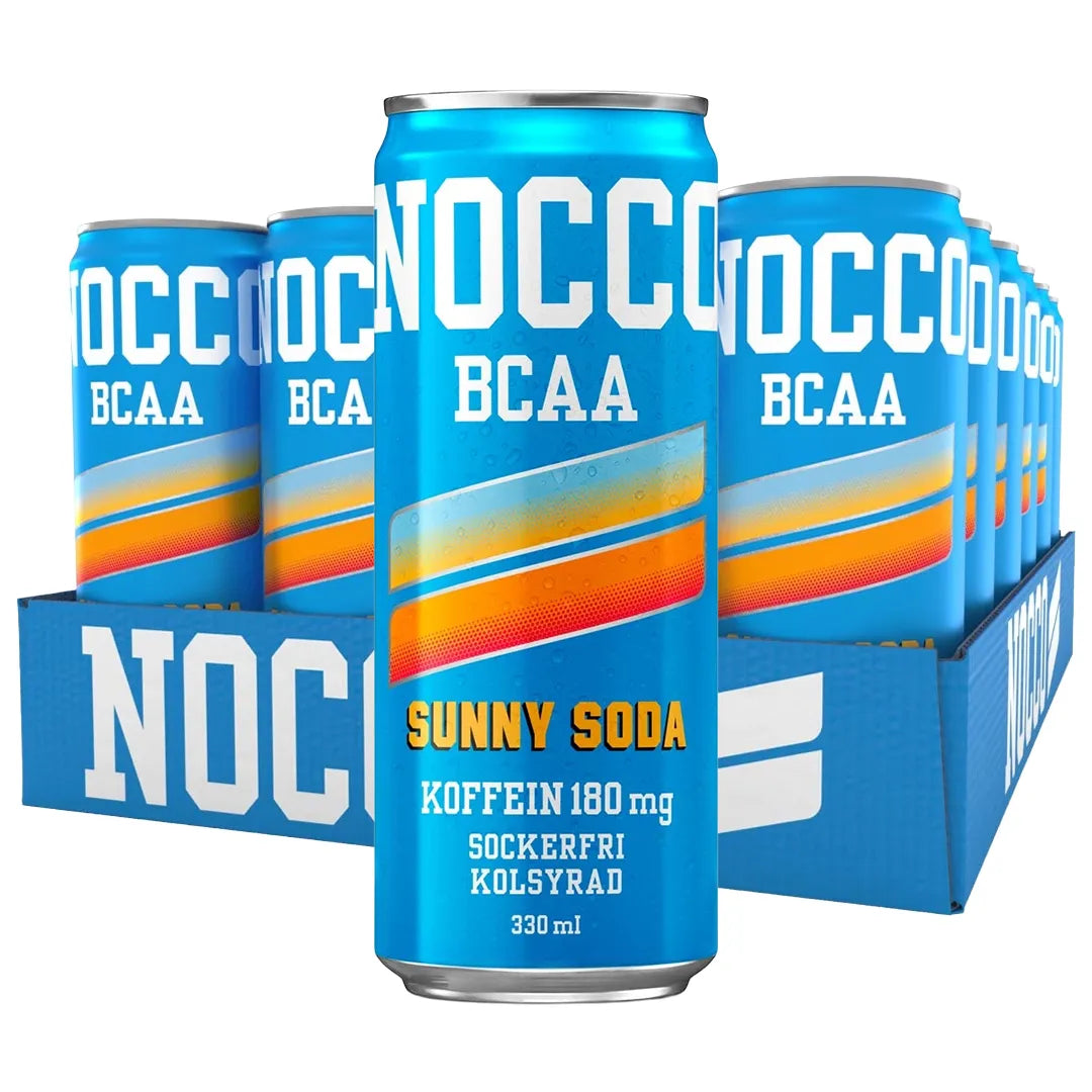 Ett flak med 24 x NOCCO BCAA 330 ml Sunny Soda i blå burkar med gula och orangea detaljer.