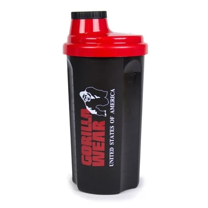 Svart Gorilla Wear Shaker 700 ml med rött lock och logotyp, en praktisk plastshaker för träningsdrycker.