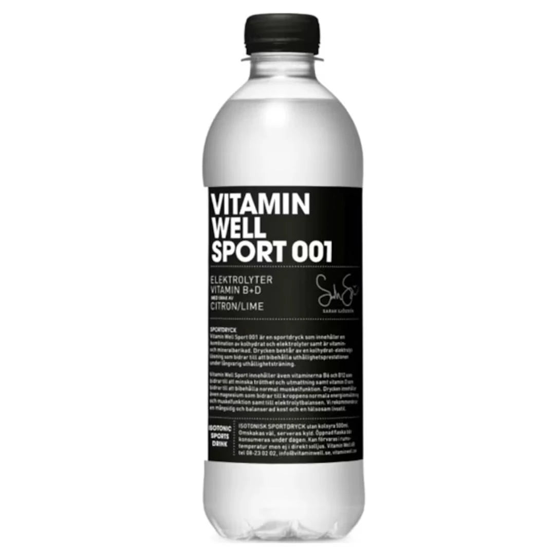 Vitamin Well Sport 500 ml sportdryck i en transparent plastflaska med en svart och vit etikett för smaken Lemon/Lime.