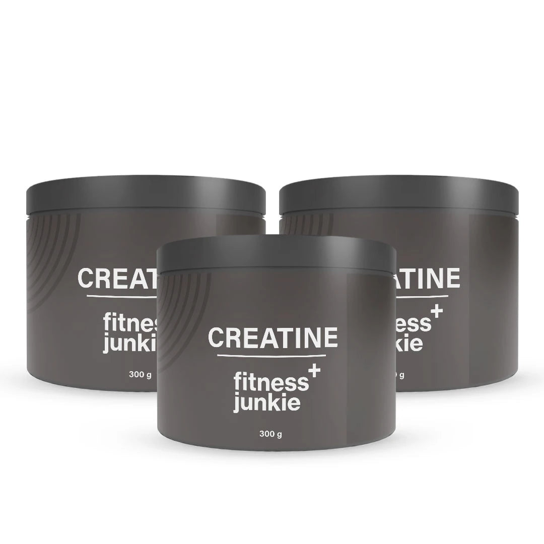 3 x fitnessjunkie Creatine 300 g Kreatin i tre mörkgrå burkar med vit text.
