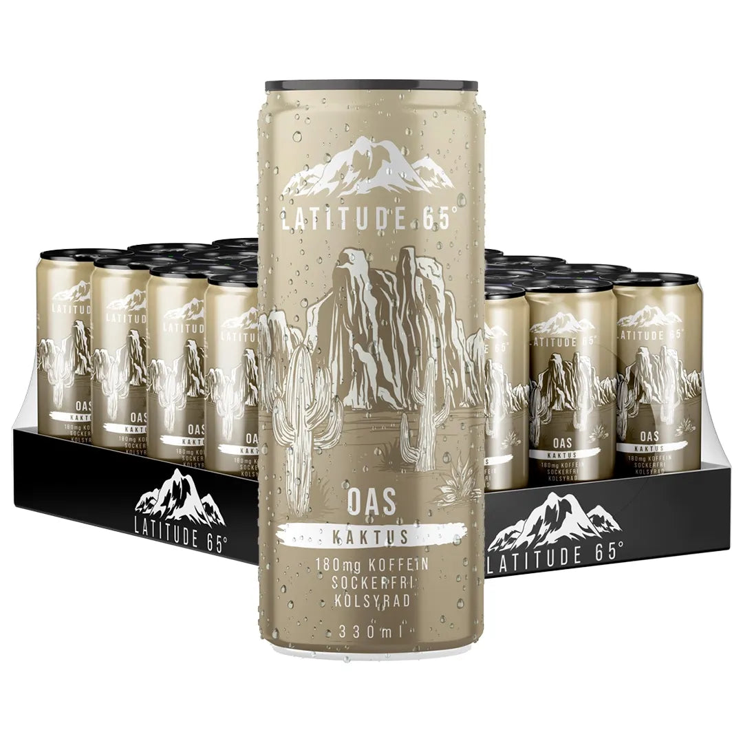 24 x Latitude 65 330 ml Oas - Kaktus energidryck i ljusbeige burkar med kaktusmotiv på ett svart flak.