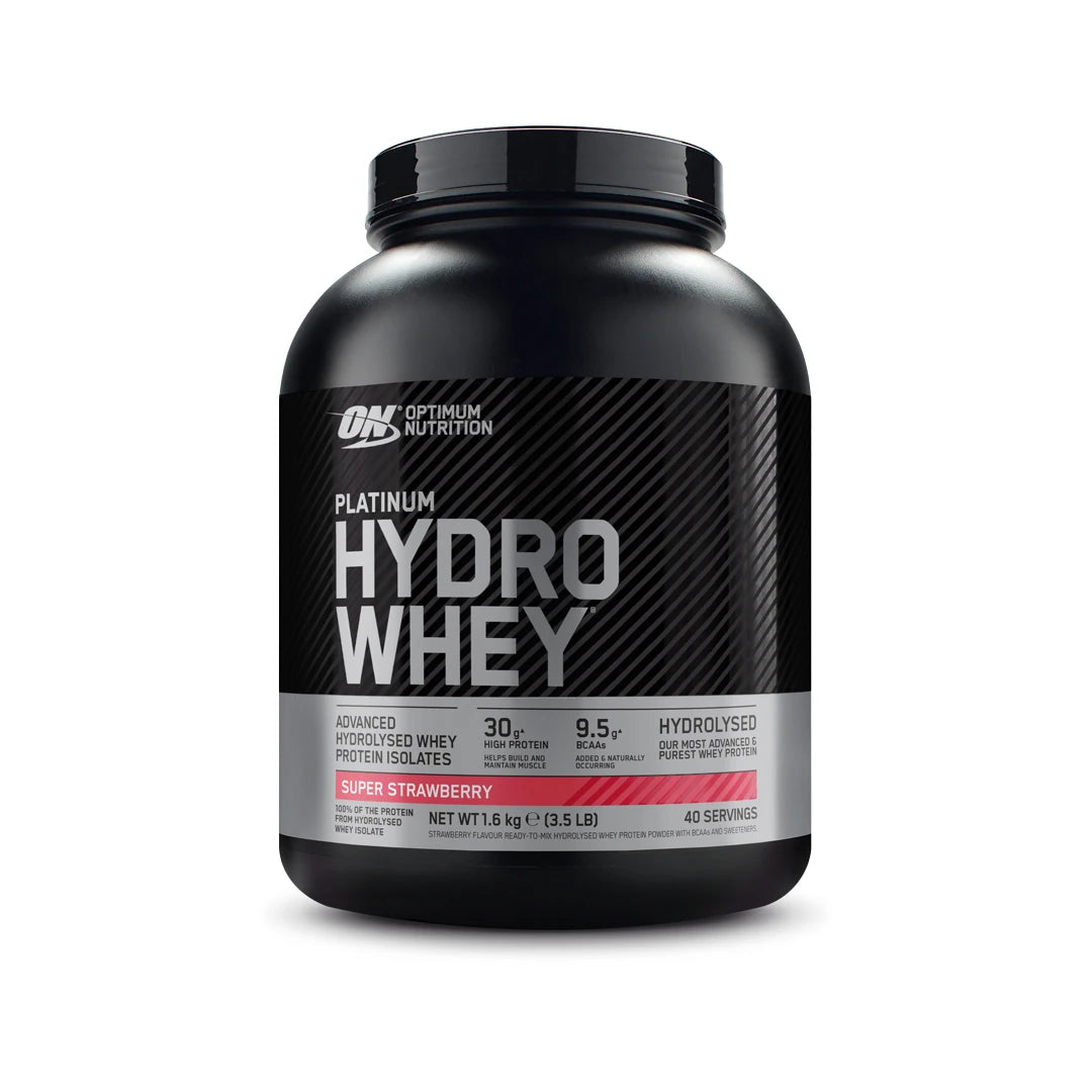 Optimum Nutrition Platinum Hydro Whey 1.6 kg proteinpulver i en svart burk för smaken Supercharged Strawberry.