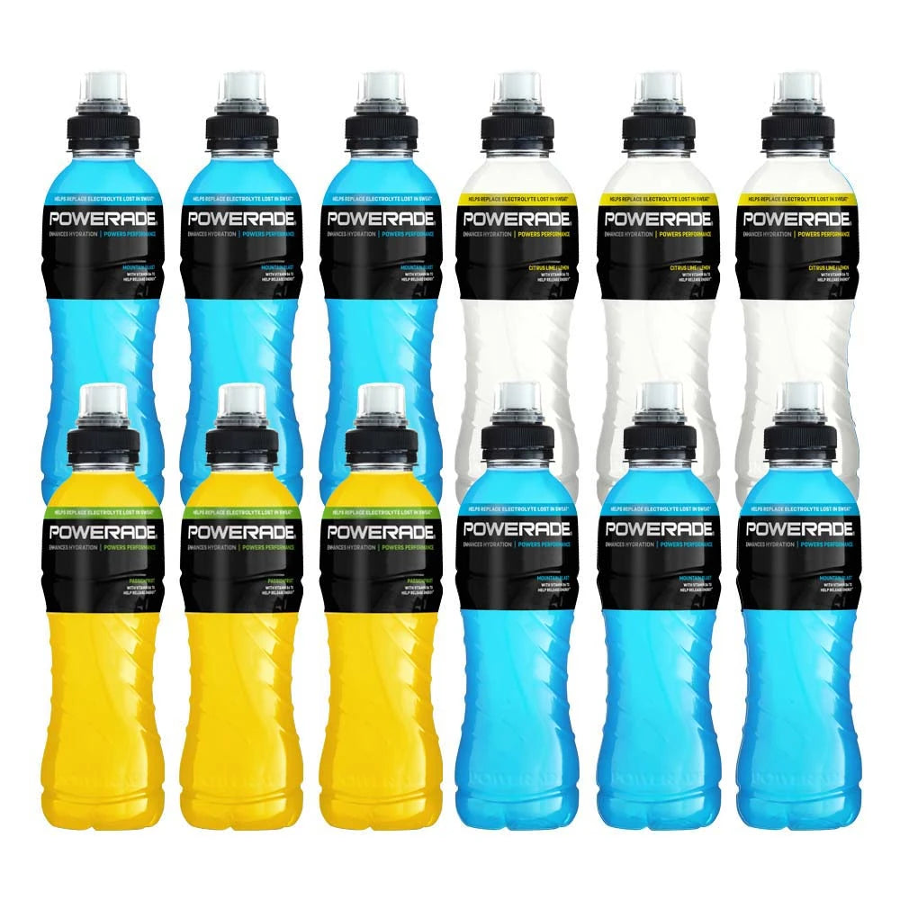 12 x Powerade 500 ml Mixflak med tolv sportflaskor i plast i blått, vitt, gult och ljusblått.