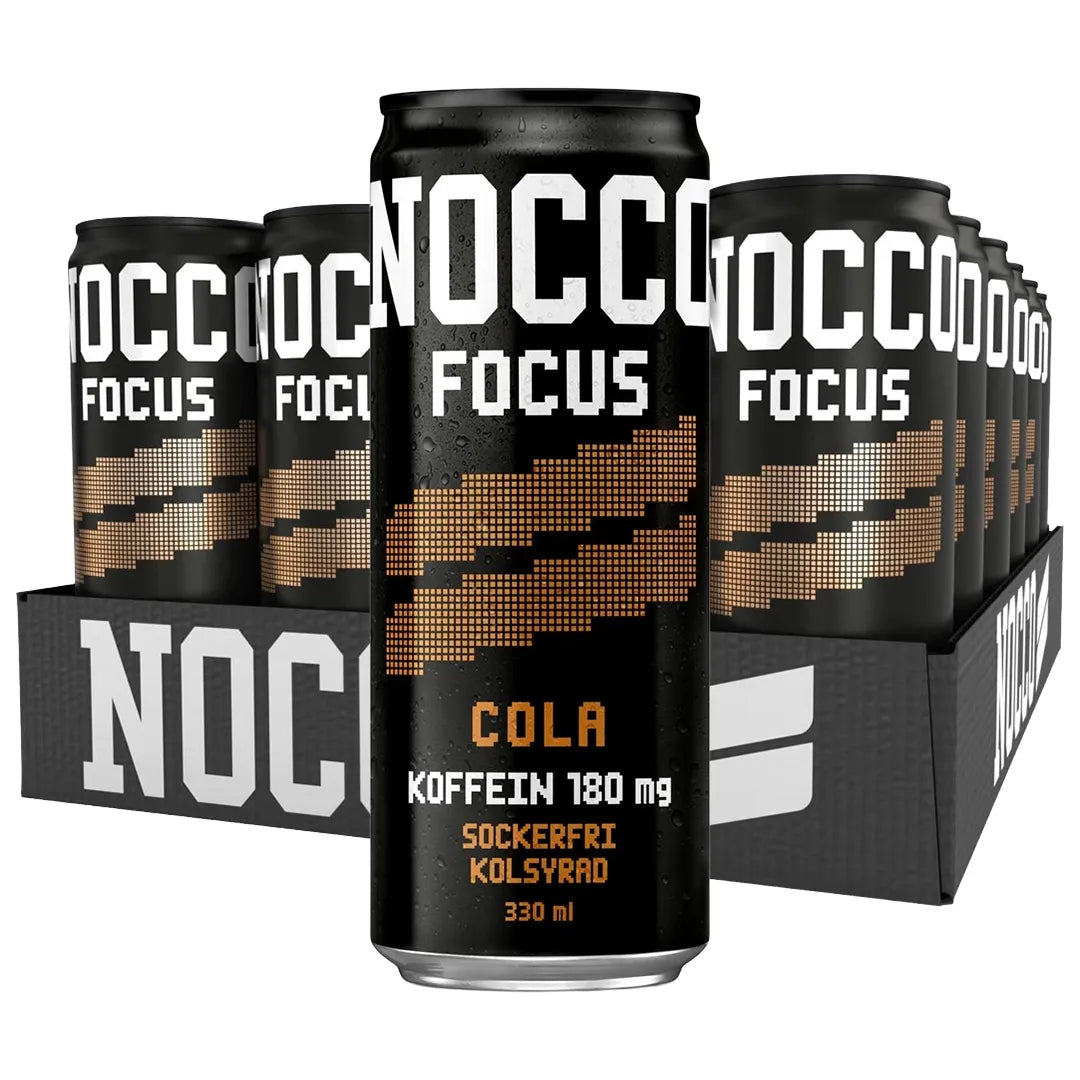 24 x NOCCO FOCUS 330 ml Cola i ett svart flak med svarta burkar som har bruna och vita detaljer.