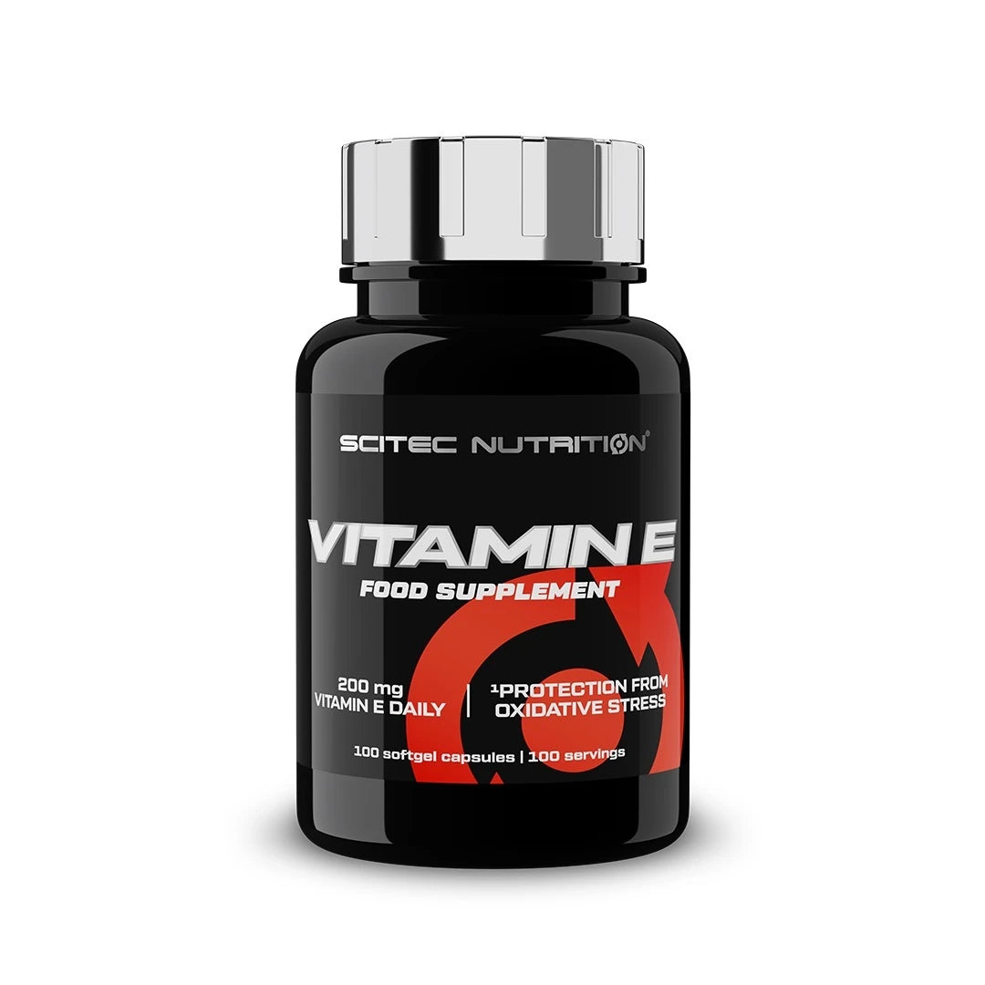 Scitec Nutrition Vitamin E 100 caps i en svart burk med silvrigt lock och etikett med vita och röda detaljer.